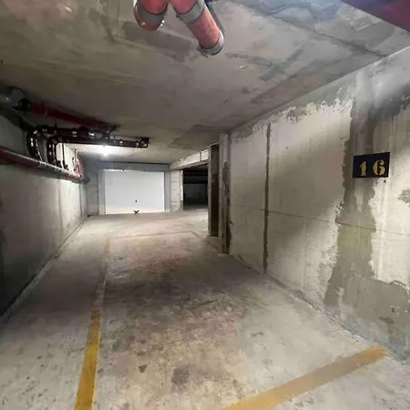 Proche Et Vieil + Parking Appartement